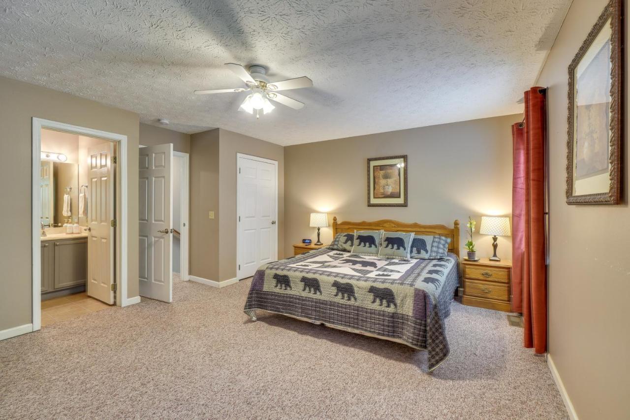 Gatlinburg Vacation Rental Balcony With Hot Tub! Екстер'єр фото