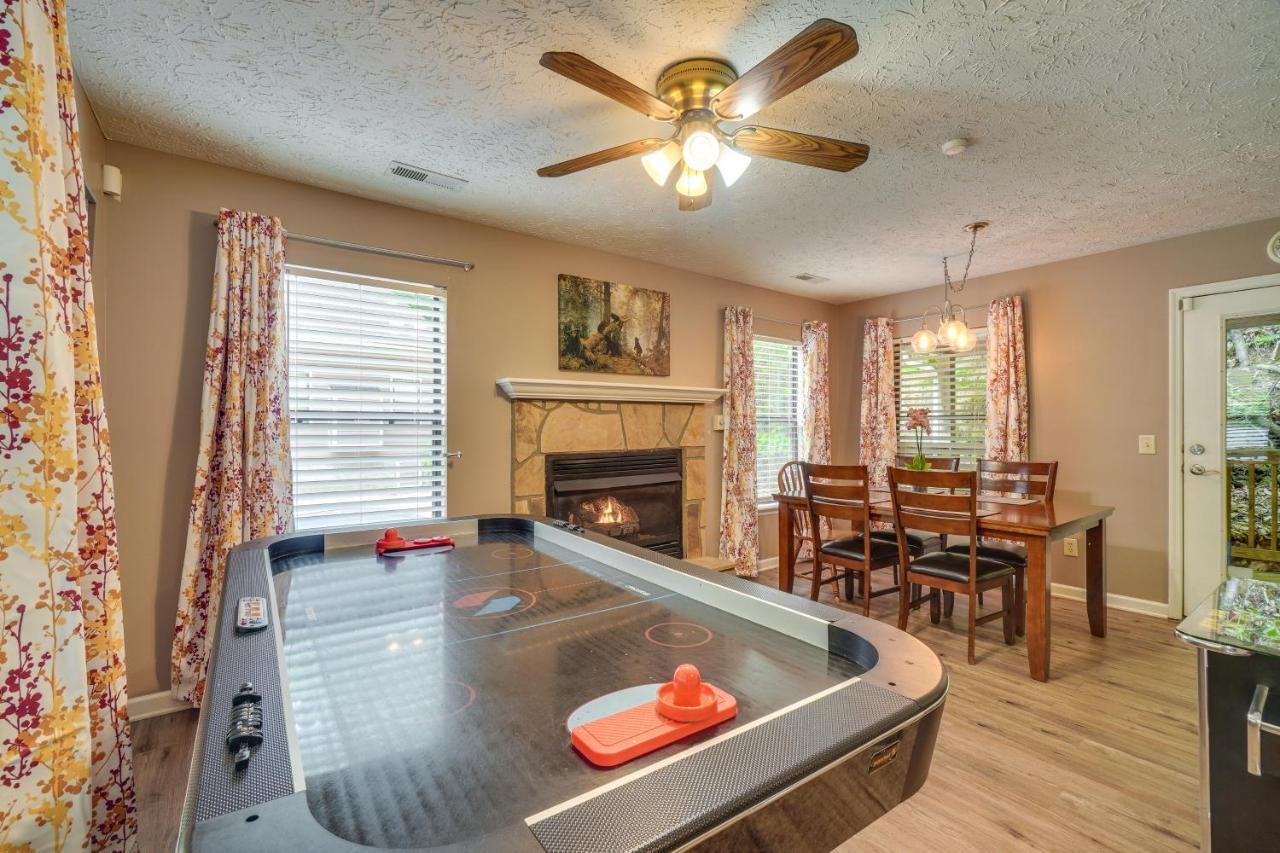 Gatlinburg Vacation Rental Balcony With Hot Tub! Екстер'єр фото