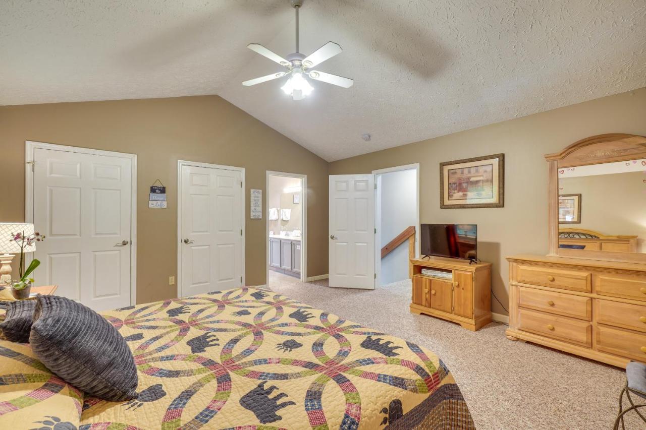 Gatlinburg Vacation Rental Balcony With Hot Tub! Екстер'єр фото